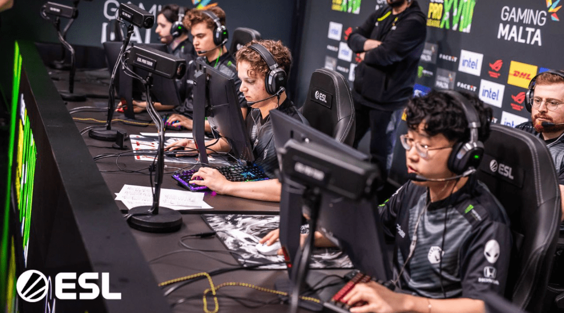 Liquid triumphiert über Monte und sichert sich einen Platz im Finale des oberen Brackets