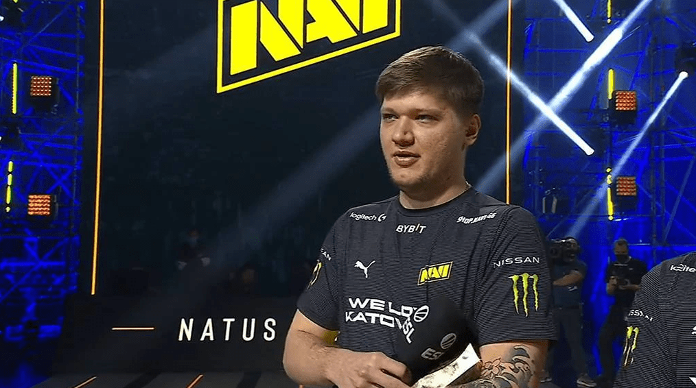 De kritiek op s1mple vanwege zijn deelname aan concerten van Russische artiesten draait om de kwestie van zijn trouw en steun voor culturele evenementen die met Rusland verbonden zijn